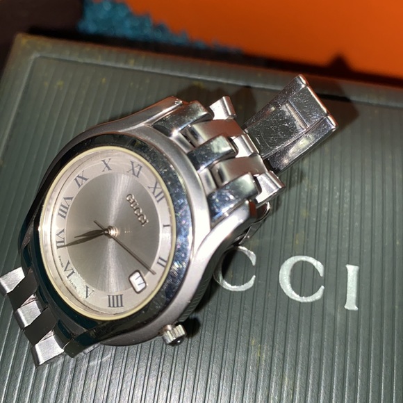 Gucci Watch Unisex Authentic - Picture 11 of 13